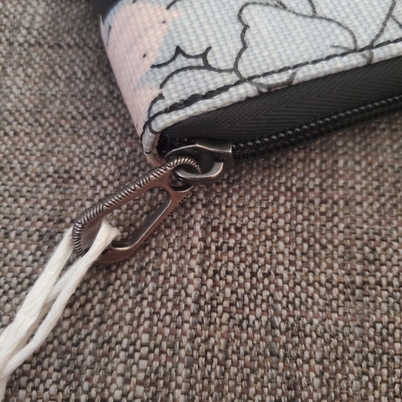 Sakroots floral PVC zip-around wallet in black peony, NWT - Picture 4 of 12